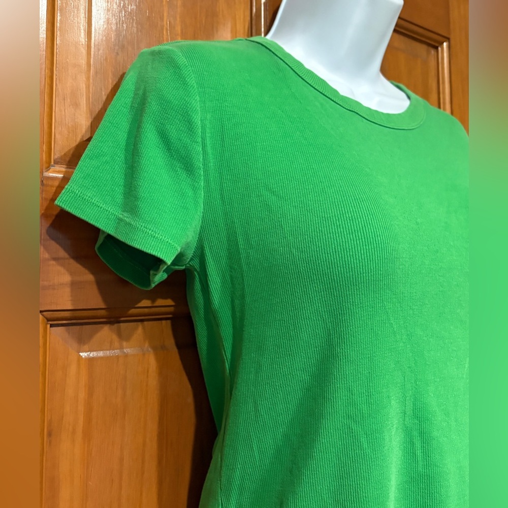 Old Navy Bright Green Crewneck Short Sleeve Tee - Picture 3 of 10